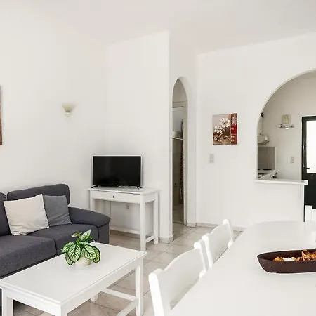 Four-bedroom Eleni By Konnect, With Private Pool & Stunning Seaview * Mparmpati