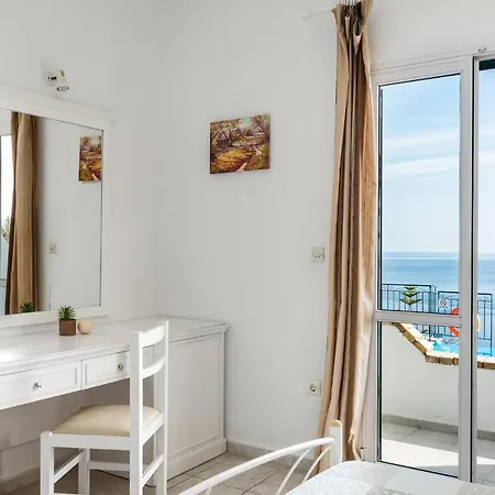 빌라 Four-bedroom Eleni By Konnect, With Private Pool & Stunning Seaview