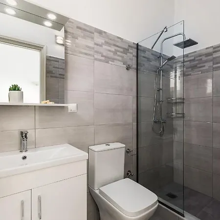 빌라 Four-bedroom Eleni By Konnect, With Private Pool & Stunning Seaview