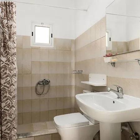 Four-bedroom Eleni By Konnect, With Private Pool & Stunning Seaview 바바티